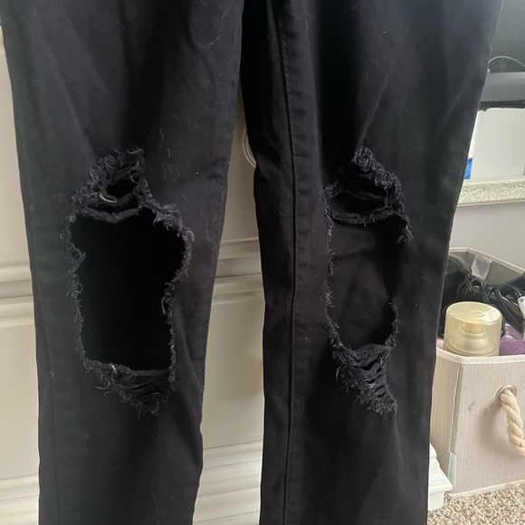 Levi’s 721 High Rise Skinny Black Ripped Jeans - Picture 3 of 5